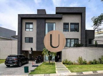 dd729331f93faf86164ec600c9a2d7ceaccef2fa · Casa de esquina com 3 dormitórios e Quintal amplo com ofurô