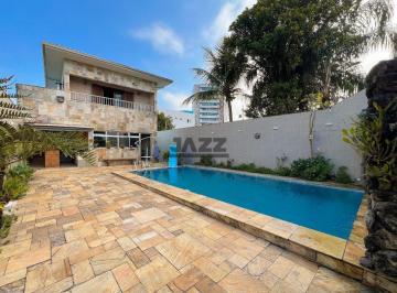 Casa · 254m² · 4 Quartos · 6 Vagas · Sobrado Isolado com 4 Dormitórios, 3 Suítes, Piscina e 6 Vagas de Garagem no Caiçara