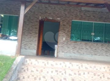 Casa · 200m² · 3 Quartos · 5 Vagas · Condomínio com 3 quartos à venda em Caraguatá - SP