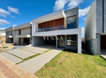 Casa · 209m² · 3 Quartos · 4 Vagas · Casa à venda em Londrina, Conjunto Habitacional Alexandre Urbanas, com 3 suítes, com 209 m²