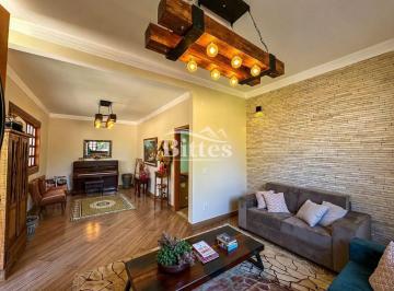 Casa de 6 quartos, Goiânia · Linda casa no Condomínio Parque dos Cisnes: 2.150 m² de Lote, Lazer Completo, porteira fechada.