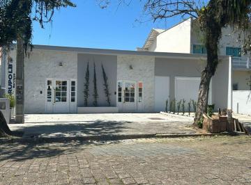 Comercial , Joinville · Vendo casa com salas comercias planas na Rua Urussanga
