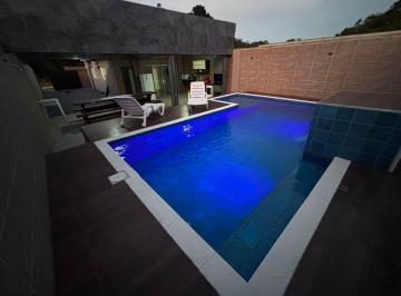 Casa de 2 quartos, Itanhaém · casa espetacular em Itanhaém piscina e Lote inteiro