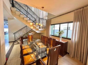 Casa · 450m² · 4 Quartos · 8 Vagas · Sobrado 4 Suítes condomínio Alphaville 1 Jardim Itália