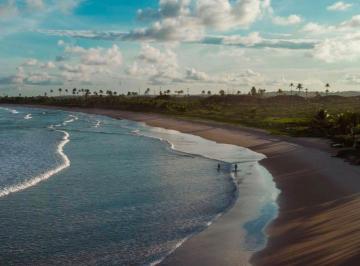 Apartamento de 3 quartos, Camaçari · Vilage Térreo em Itacimirim – Frente Mar | 2 Suítes | Garden