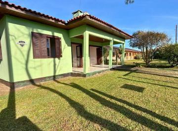 Casa beira-mar com 4 dormitórios a apenas 60 metros da praia em Marambaia · Casa com 4 dormitórios a apenas 60 metros da praia em Marambaia