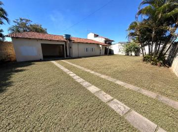 Casa de 5 quartos, Sobradinho · Casa oportunidade condomínio rk 5 quartos 1 suite Lote grande 692 m2 região dos lagos Sobradinho