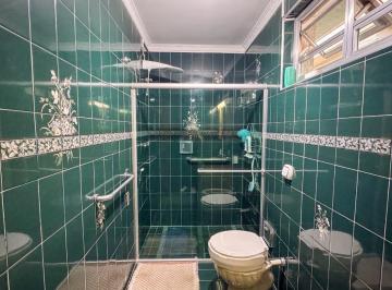 1ad3a256-cdf5-43f0-bc2f-ac4c1b5fbe9a · Confortável sobrado para venda em Vila Madalena com 3 quartos, sendo 1 suíte, 322m²