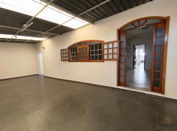 img1 · Casa com área de churrasco e 3 quartos na Vila 31 de Março