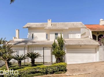 Casa · 370m² · 2 Quartos · 2 Vagas · Casa Reformada com Piscina, 370m², 2 Suítes com Closet no Três Figueiras – POA