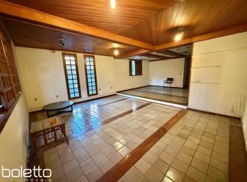 Casa · 220m² · 3 Quartos · 3 Vagas · Excelente casa para alugar, semimobiliada com 3 Quartos e Piscina em Bela Vista.