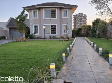 Casa · 243m² · 5 Quartos · 2 Vagas · Casa na Lagoa do Violão em Torres