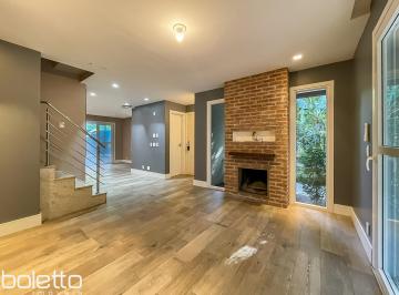 Casa · 198m² · 3 Quartos · 2 Vagas · Casa a venda em condomínio com 3 dormitórios no bairro Vila Nova.