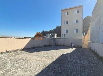 Apartamento · 90m² · 2 Quartos · 2 Vagas · Apartamento térreo com quintal para locação - Res. Mirage