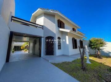 Casa · 220m² · 4 Quartos · 4 Vagas · Casa, 4 Dormitórios, Piscina, Pátio, Camobi, UFSM