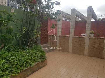 Casa · 251m² · 5 Quartos · 2 Vagas · Espaçosa casa para locação em Guaianazes, São Paulo-SP! 5 quartos, 1 suíte, 3 salas, 4 banheiros, 2