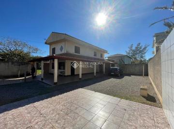 Casa · 180m² · 4 Quartos · 2 Vagas · Casa com 4 Dormitórios na Pinheira!!