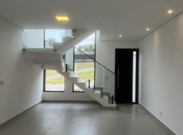 Casa de 3 quartos, Santana de Parnaíba · Casa de 150 m² com 3 quartos à venda em Cidade São Pedro Gleba A