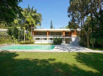 Casa de 4 quartos, São Paulo · 4 Quartos, Piscina, jardim de inverno, churrasqueira e um belo jardim