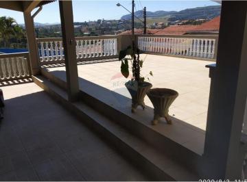 Casa · 205m² · 3 Quartos · Locação - Residencial das Ilhas – Conforto, espaço e lazer para toda a família