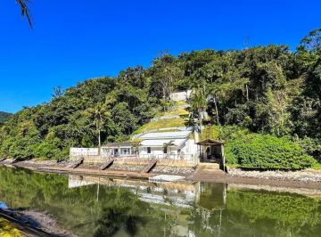 Casa · 450m² · 6 Quartos · 4 Vagas · Casa à Venda no Residencial Marina Guarujá no Canal de Bertioga.