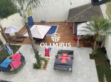 Casa · 250m² · 4 Quartos · Ótima casa na zona sul com 5 suítes.