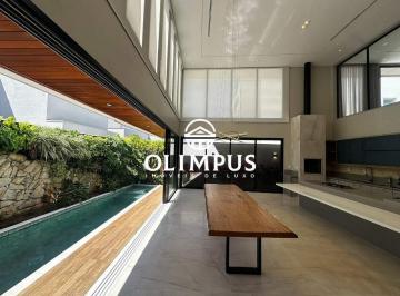 Casa · 300m² · 4 Quartos · 2 Vagas · Casa para Alugar no Condomínio Jardim Versailles no Bairro Nova Uberlândia em Uberlândia