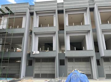 Casa · 170m² · 3 Quartos · 3 Vagas · Sobrado com 3 dormitórios em Osasco