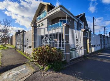 Casa · 3 Quartos · 2 Vagas · Vendo lindo Triplex de esquina no Cajuru