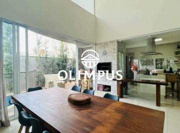 Casa · 250m² · 3 Quartos · Excelente casa térrea em condomínio com ótima localização na Zona Sul