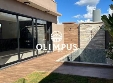 Casa · 200m² · 3 Quartos · 2 Vagas · Casa no Condomínio Splendido para Alugar no Bairro Laranjeiras em Uberlândia
