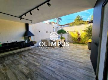 Casa · 401m² · 4 Quartos · 8 Vagas · Excelente sobrado em ótima localização no Vigilato Pereira