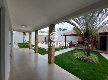 Casa · 438m² · 4 Quartos · 4 Vagas · Belíssima casa de luxo em uma região nobre de Uberlândia.