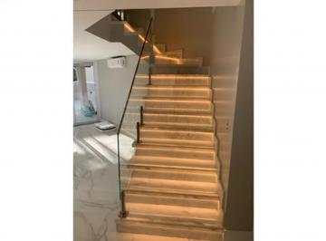 Casa · 385m² · 4 Quartos · 4 Vagas · Casa Reformada Alphaville 9 Com quatro quartos e piscina