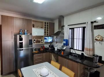 Casa · 175m² · 3 Quartos · 2 Vagas · Casa a venda com 3 quartos sendo 1 suíte em Várzea Paulista - SP