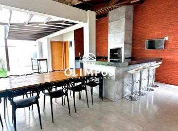 Casa · 290m² · 5 Quartos · 2 Vagas · Lindo sobrado de aproximadamente 15 anos