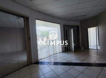 Comercial · 900m² · 5 Vagas · Excelente prédio comercial com área de 900m² no bairro Brasil.