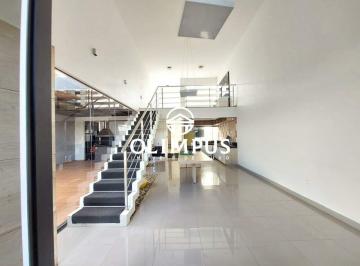 Casa · 230m² · 3 Quartos · 4 Vagas · Sobrado para Locação no Bairro Alto Umuarama em Uberlândia