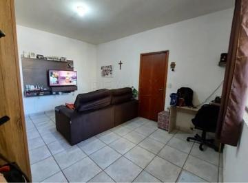 Comercial · 269m² · 2 Vagas · Casa com Sala Comercial com dois apartamentos à Venda no Centro de Jundiaí SP