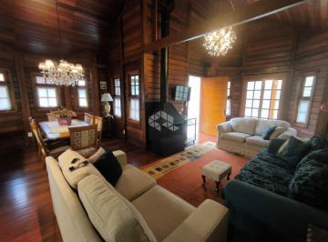 Casa · 122m² · 3 Quartos · 3 Vagas · Casa 03 dormitórios, com 121,65m², em condomínio fechado no Centro de Gramado