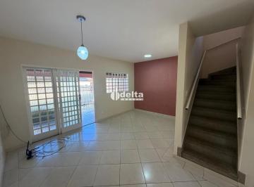 Casa · 200m² · 4 Quartos · 2 Vagas · Casa com 4 quartos sendo 1 suíte para locação no bairro Nossa Senhora das Graças em Uberlândia MG
