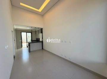 Casa · 250m² · 3 Quartos · 3 Vagas · Casa com 3 quartos sendo 1 suíte disponível para venda no bairro Laranjeiras em Uberlândia-MG