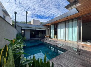 ffa7a08c24862d4232ebf16fa51e1566a95fc28e · Casa com Piscina e 3 quartos em Santo Antônio de Lisboa, Florianópolis.