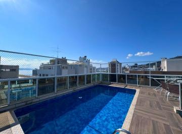 dd3618c5841697b5b02261f3dc3b5644bbbe358f · Cobertura Duplex com piscina e 3 suítes no Centro de Florianópolis.