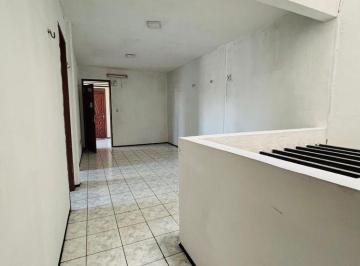 img0 · Apartamento com 3 Quarto(s) e 2 banheiro(s) para Alugar, 100 m² por R$ 1200 / Mês