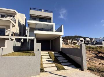 Casa · 150m² · 3 Quartos · 2 Vagas · Casa com Terraço e Garagem Coberta