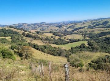 Terreno , Bueno Brandão · Terreno à Venda em Bueno Brandão – MG | 20.000 m² com Nascente, Riacho e Vista Incomparável