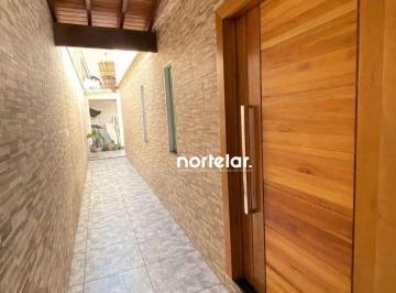f018b9decfc09f52425554f923c08d47fbb25601 · Casa à venda em localização privilegiada!  Excelente oportunidade para quem busca conforto e pratici
