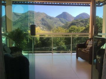 cc5d46c1e9e0ac797385cbffd926ad735aede1fc · Algumas casas oferecem espaço. Outras oferecem uma experiência de vida. Localizada no tradicional