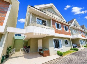 Casa en Venda de 3 quartos Guabirotuba · Triplex não geminado em condomínio com quintal de 60m²